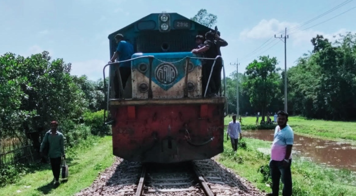 আড়াই ঘণ্টা পর সিলেটের সঙ্গে সারাদেশের রেল চালু